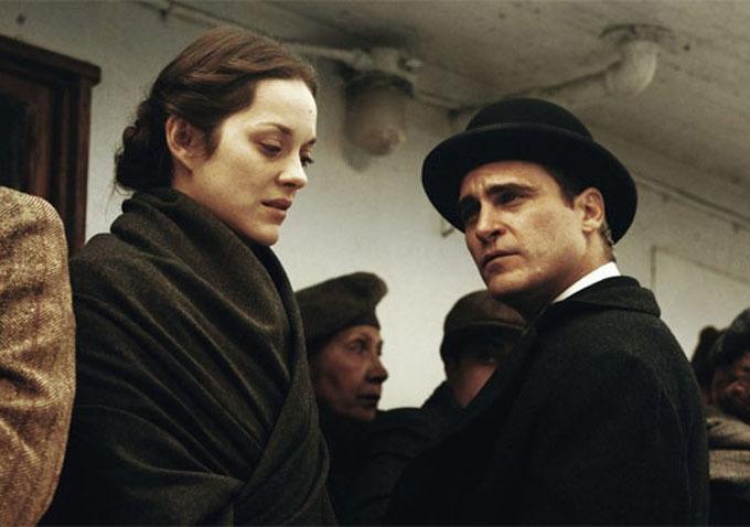 PASTEMAGAZINE.COM

Marion Cotillard and Joaquin Phoenix star in the 1920s drama, The Immigrant.