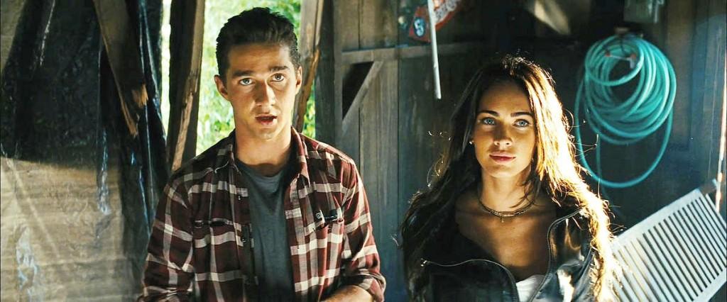 TRANSFORMERS2.NET

Sam and Mikaela (Shia LaBeouf and Megan Fox) in Transformers: Revenge of the Fallen.