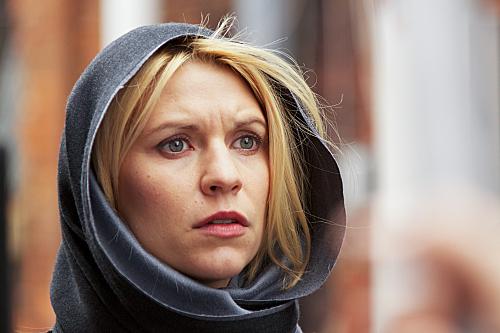 Claire Danes as Carrie Mathison in Homeland (episode 9) - Photo: Kent Smith/SHOWTIME - Photo ID: homeland_108_0042