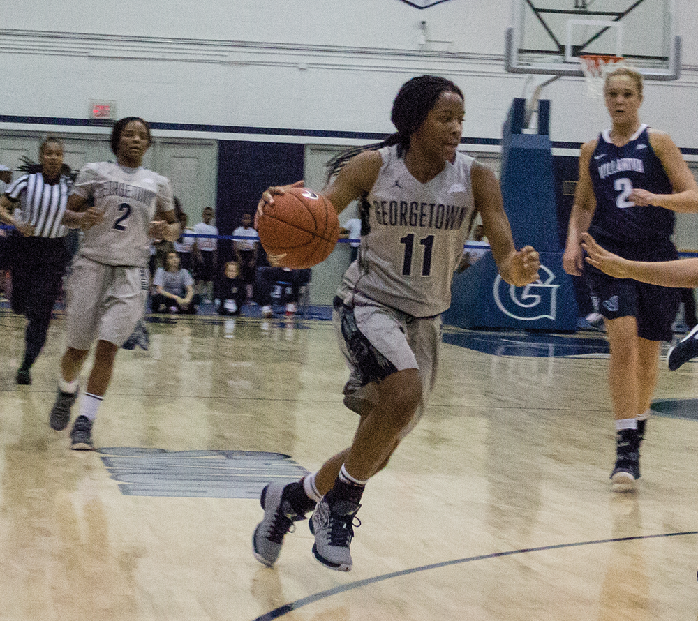 STEPHANIE YUAN/THE HOYA
Freshman guard Dionna White scored 17 points and grabbed nine rebounds in Georgetown’s first game against Butler on Dec. 31, 2015. White averages 14.8 points per game and six rebounds per game.