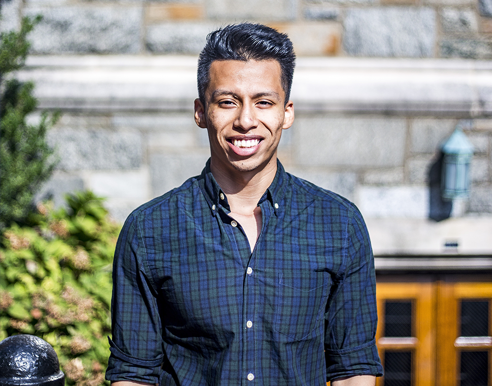 DANIEL KREYTAK/THE HOYA
Luis Rosales (MSB ’18), a student who immigrated from El Salvador, received a full-ride scholarship from the Jack Kent Cooke Foundation, allowing him to transfer to Georgetown from Montgomery College this year.