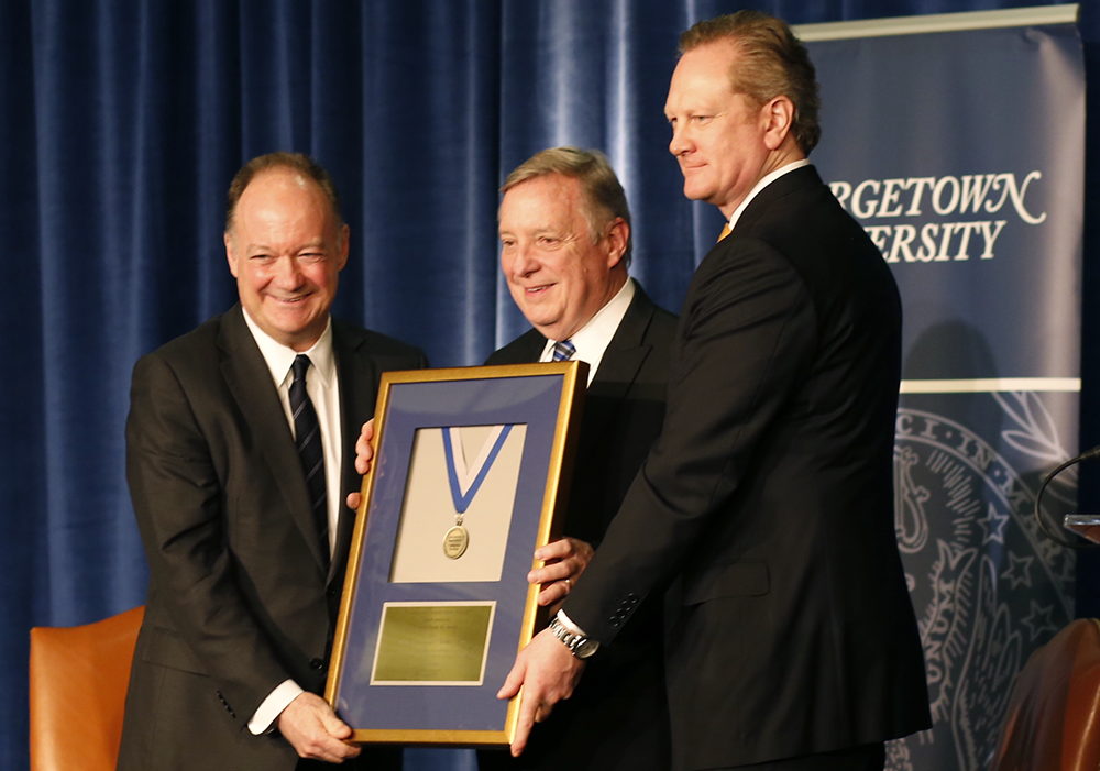 Senator Durbin Receives Alumni Award