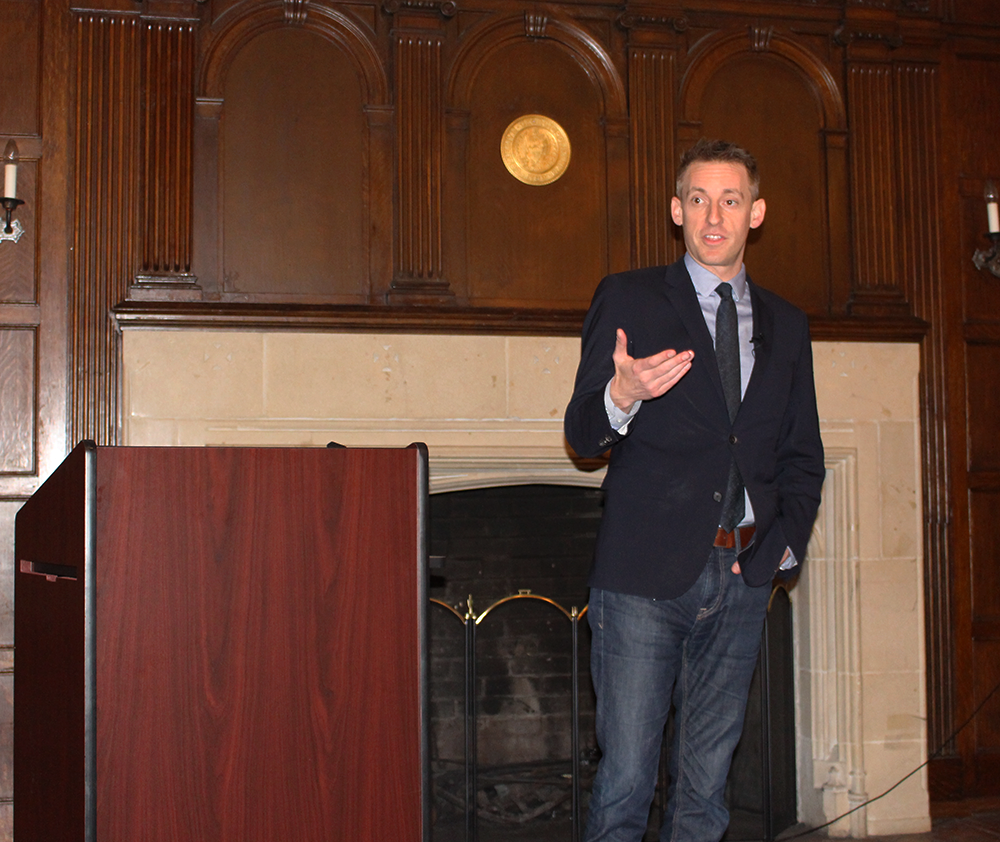 HANNAH LEVINE FOR THE HOYA
Democratic politician Jason Kander ( ), founder of the voting rights group Let America Vote, was awarded Alumnus of the Year by the Georgetown University College Democrats.