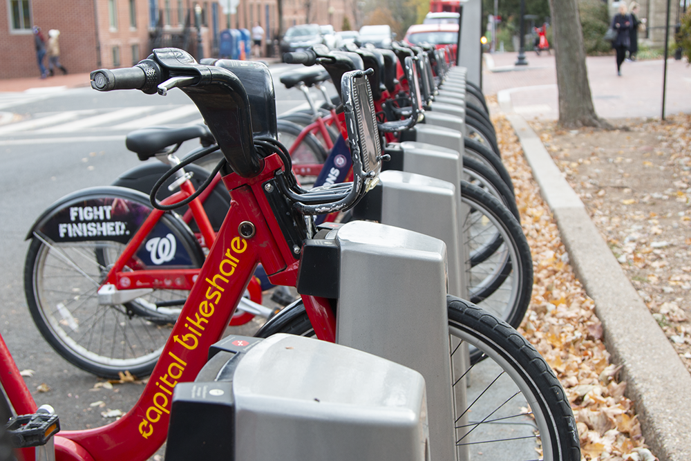 YICHU HUANG FOR THE HOYA | Georgetown’s partnership with the Bikeshare program will decrease membership costs from $85 to $25 for all Georgetown students.