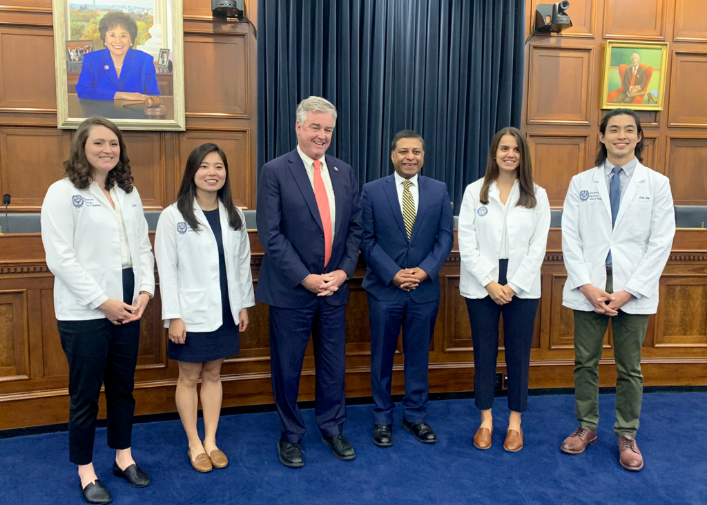 Georgetown Medical Students Lead Congressional Training on Intervening in Opioid Overdoses