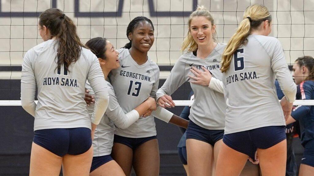 VOLLEYBALL | Hoyas Mount Comeback for Important Conference Victory