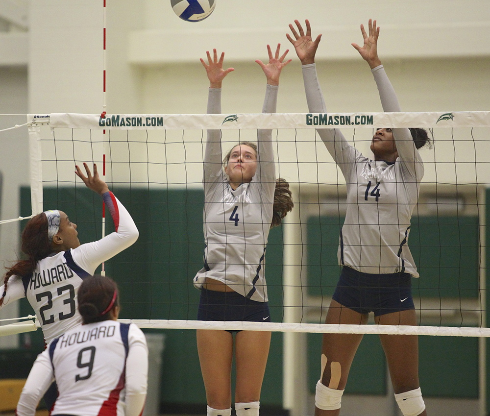 COURTESY GEORGETOWN SPORTS INFORMATION OFFICE
Freshman setter Paige McKnight (4) had 42 assists and 13 digs and freshman middle blocker Symone Speech added 15 kills against Georgia. 