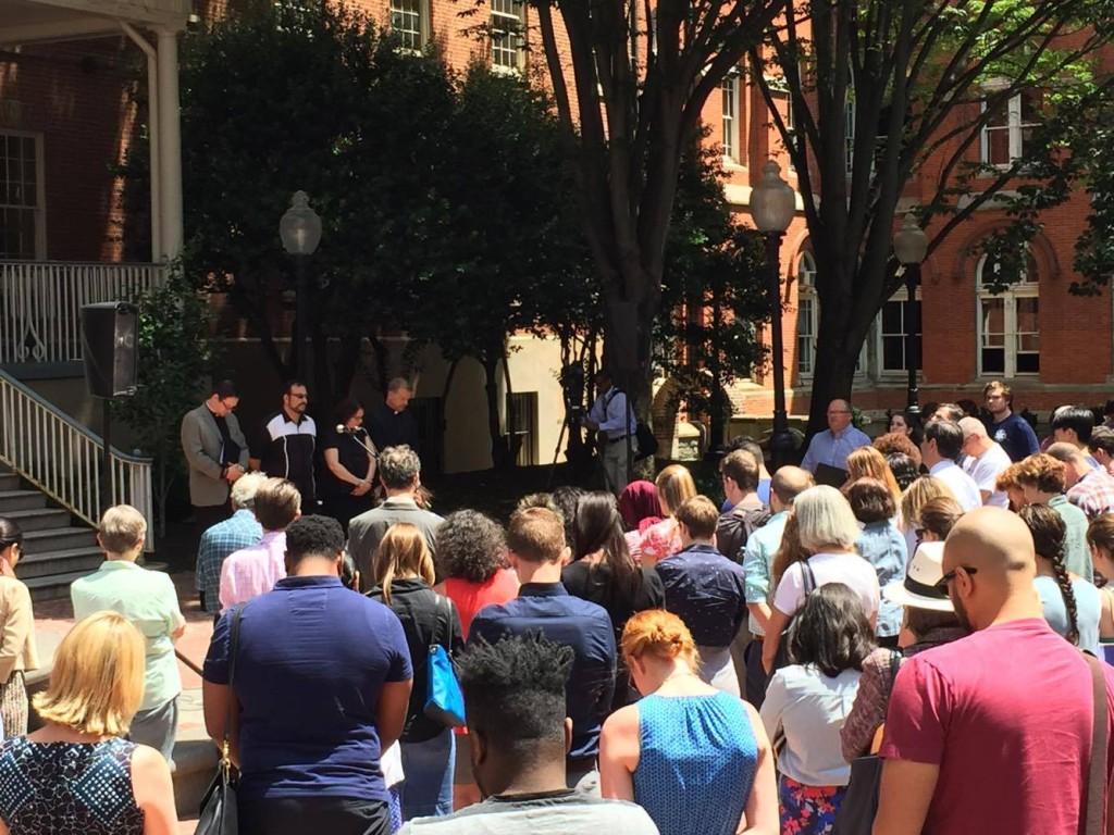 CHRISTIAN PAZ/THE HOYA
Students gathered in Dahlgren Quadrangle on June 13 to reflect on the shootings in Orlando, Fla.