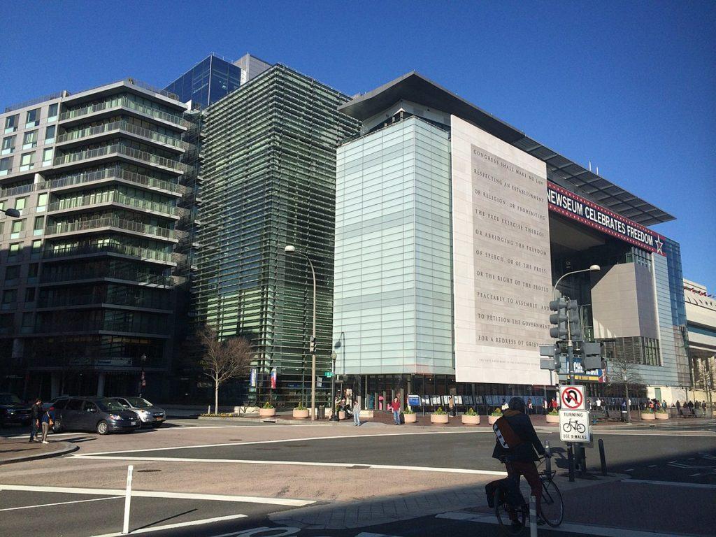 WIKIMEDIA COMMONS
The owners of the seven-floor Newseum property on Pennsylvania Ave. may sell all or part of the struggling museum.