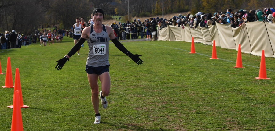 GUHOYAS
Graduate student Jonathan Green won the Mid-Atlantic Region title this past weekend, despite the mens team failing to qualify for the NCAA Tournament. 