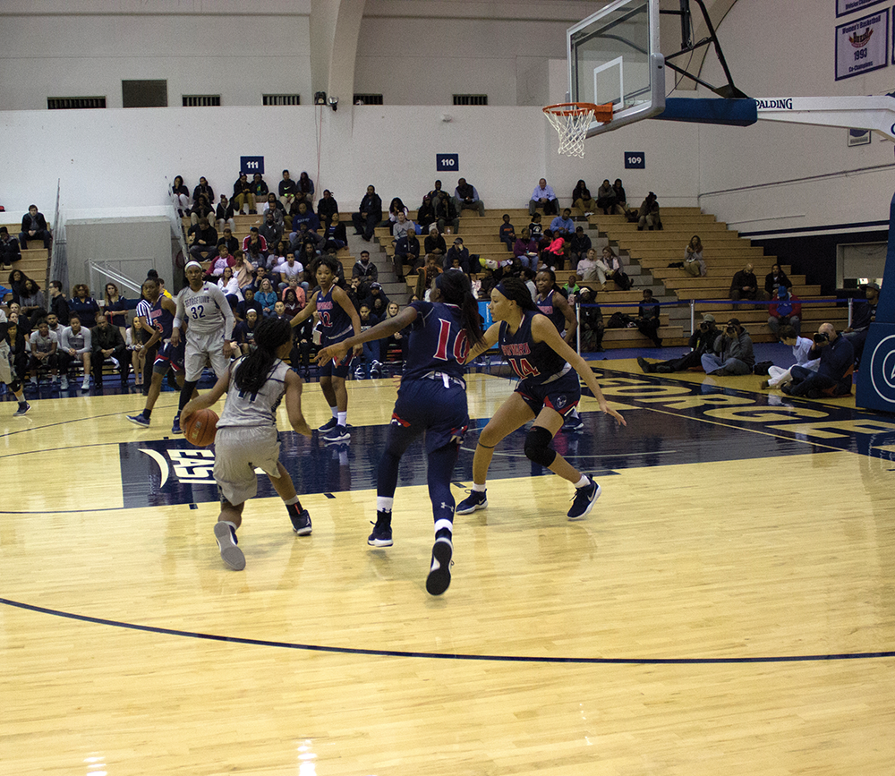 WOMENS+BASKETBALL+%7C+White+Leads+GU+to+Coach+Howards+1st+Win