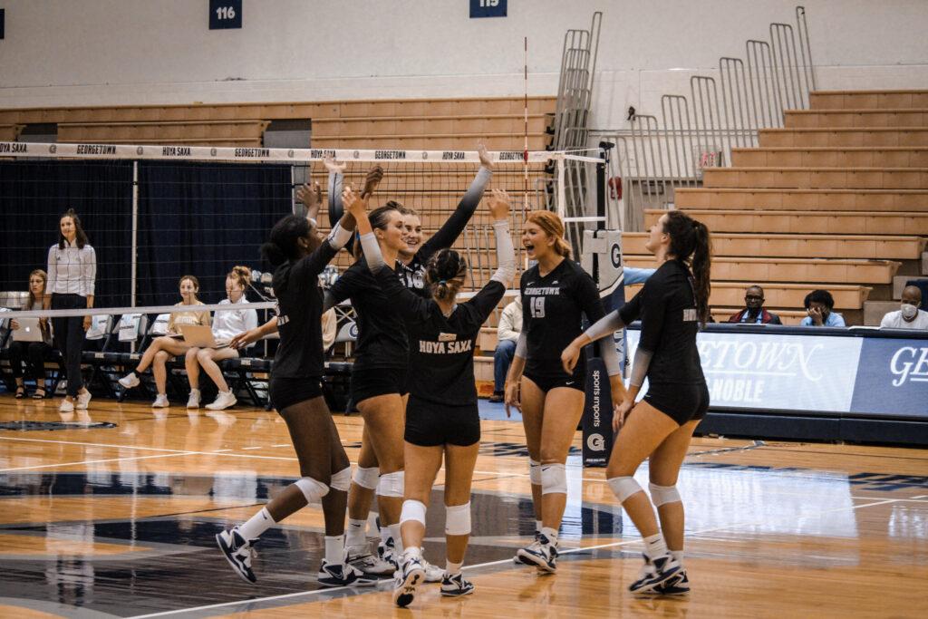 WOMEN’S VOLLEYBALL | Hoyas Turn Losing Tide Around, Earning First Two Wins at Dig The District Invitational