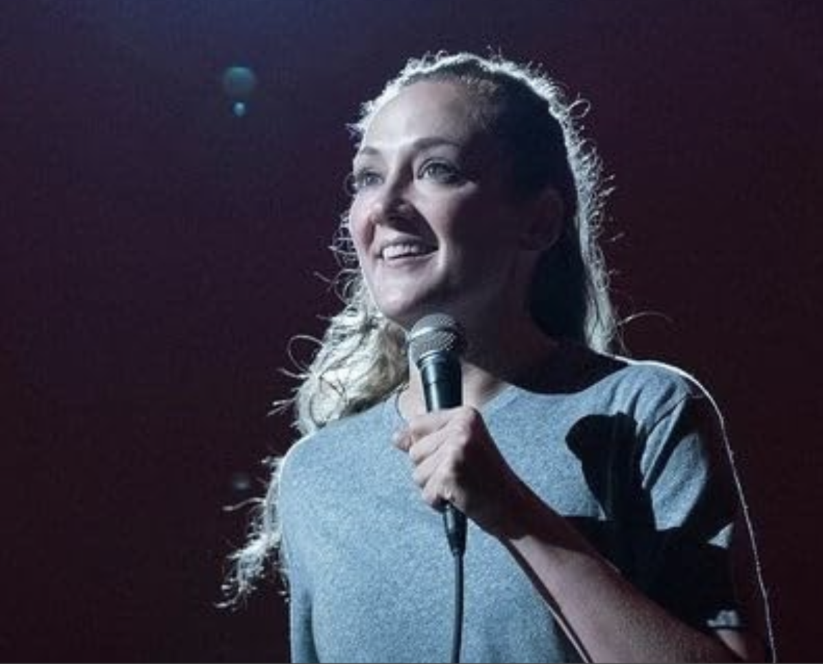 Jacqueline Novak (COL 04) in Get on Your Knees, an irreverent new Netflix comedy special.