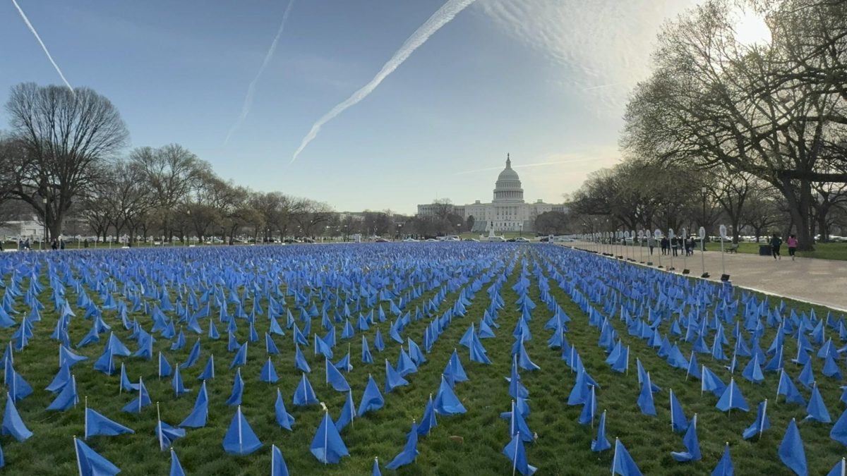 @AmCollegeGastro/X | To celebrate National Colorectal Cancer Awareness Month, volunteers for the advocacy organization Fight CRC planted 27,400 flags across the National Mall to raise awareness about early-onset colorectal cancer rates Mar. 9. 