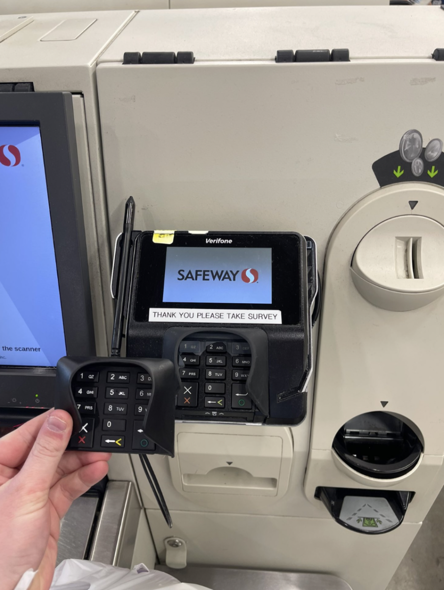 Patrick Clapsaddle / The Hoya | A rise in card scamming in DC may put Georgetown community members at risk, as a customer found a card skimmer at the Wisconsin avenue Safeway.