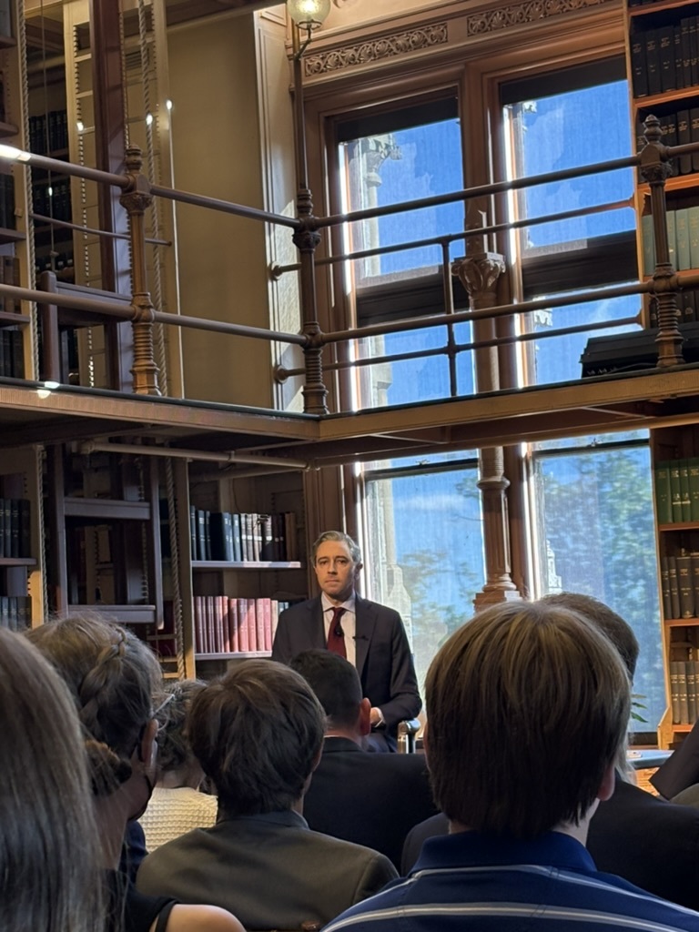 Georgetown’s Global Irish Studies (GIS) and Center for German and European Studies hosted Irish Taoiseach Simon Harris to celebrate the centennial anniversary of U.S.-Irish diplomatic relations on Oct. 10.